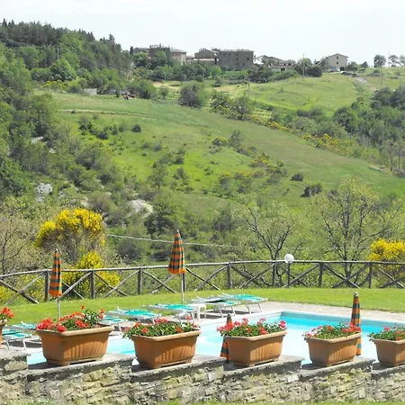 Apartment Sleeps 2 Pool Wifi T764292 Citta di Castello